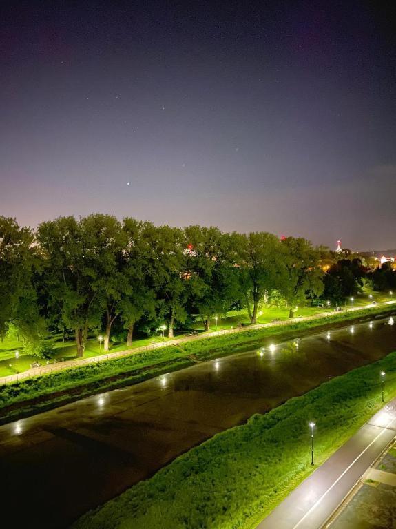 Capital Towers - Apartament Pop-Art Z Widokiem Na Rzeke Rzeszow Ngoại thất bức ảnh